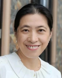 Julia Feng, Associate Consultant